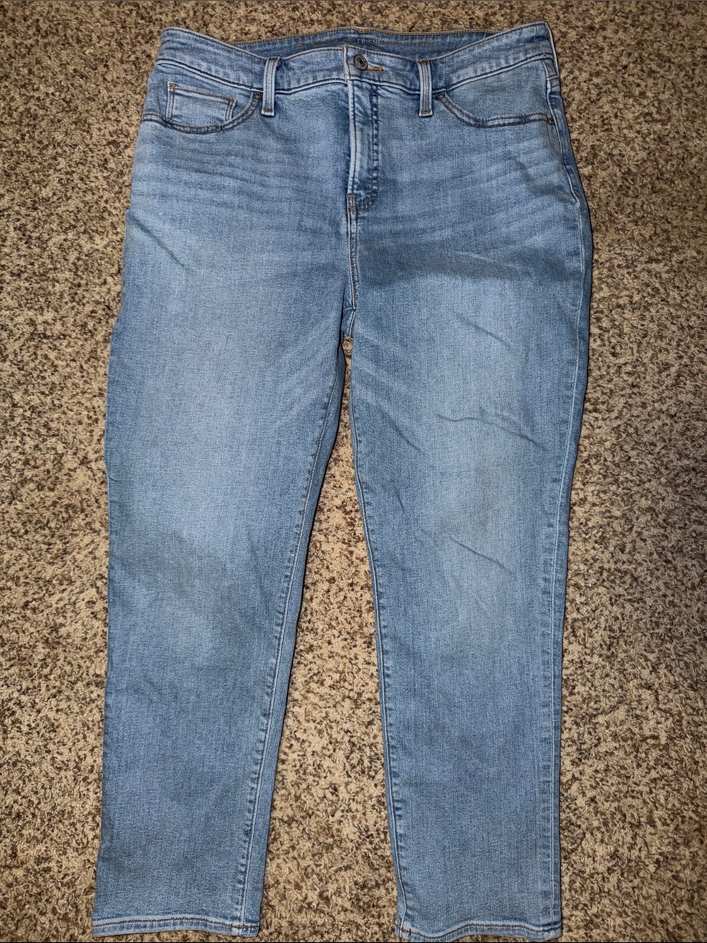 Chico’s 1.5 so slimming girlfriend slim leg crop Light Blue Women’s Jeans